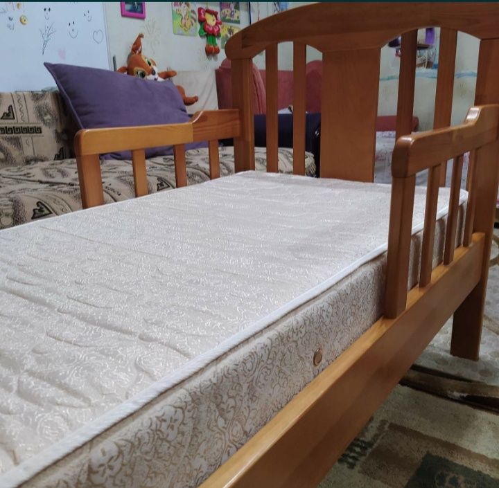 Кроватка детская до 10 лет с матрасом