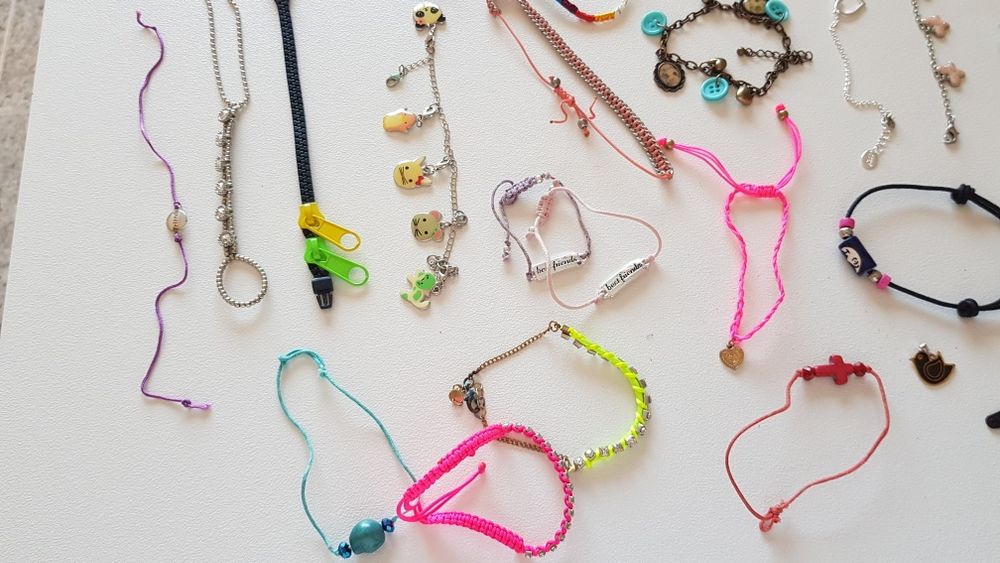 Pulseiras variadas como novas 1€ cada