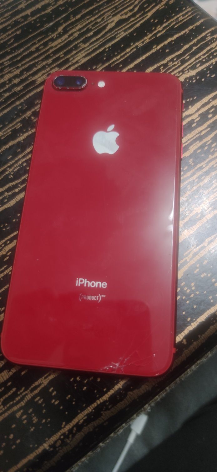 Телефон  iPhone 8+ 64гб