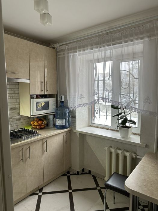 Сдам 2х ком квартиру в центре!