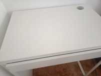 Secretária branca IKEA