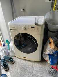 Máquina de lavar a roupa - Whirlpool