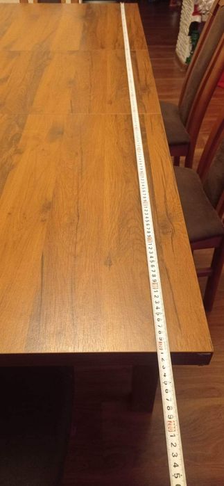 Drewniany, masywny stół z 6 krzesłami,stan bardzo dobr