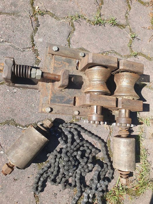 Rolki podające posuw  podajnik palisady wyrobów toczonych rur