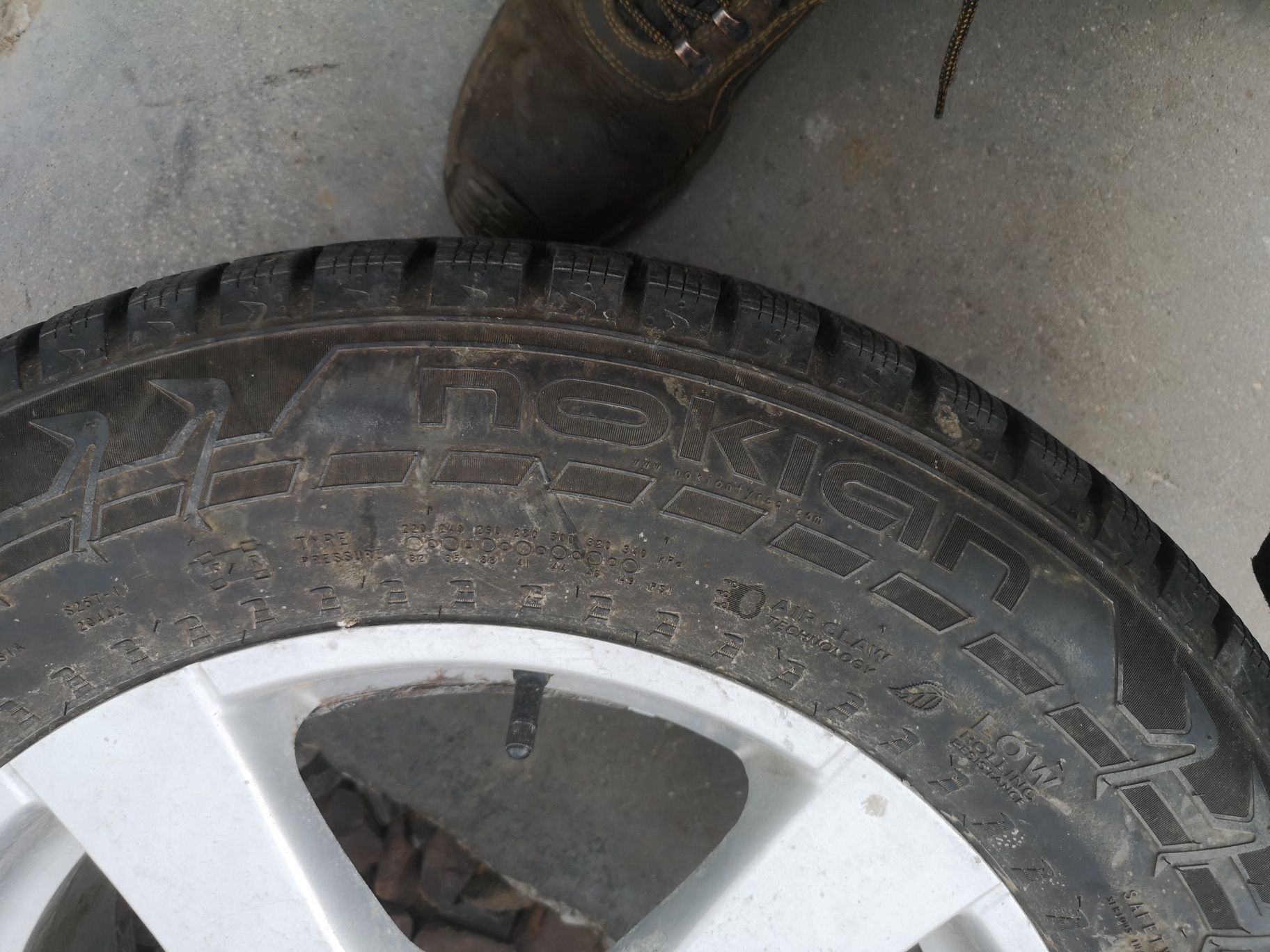 Opony 225/65/17 Nokian SUV 4x4