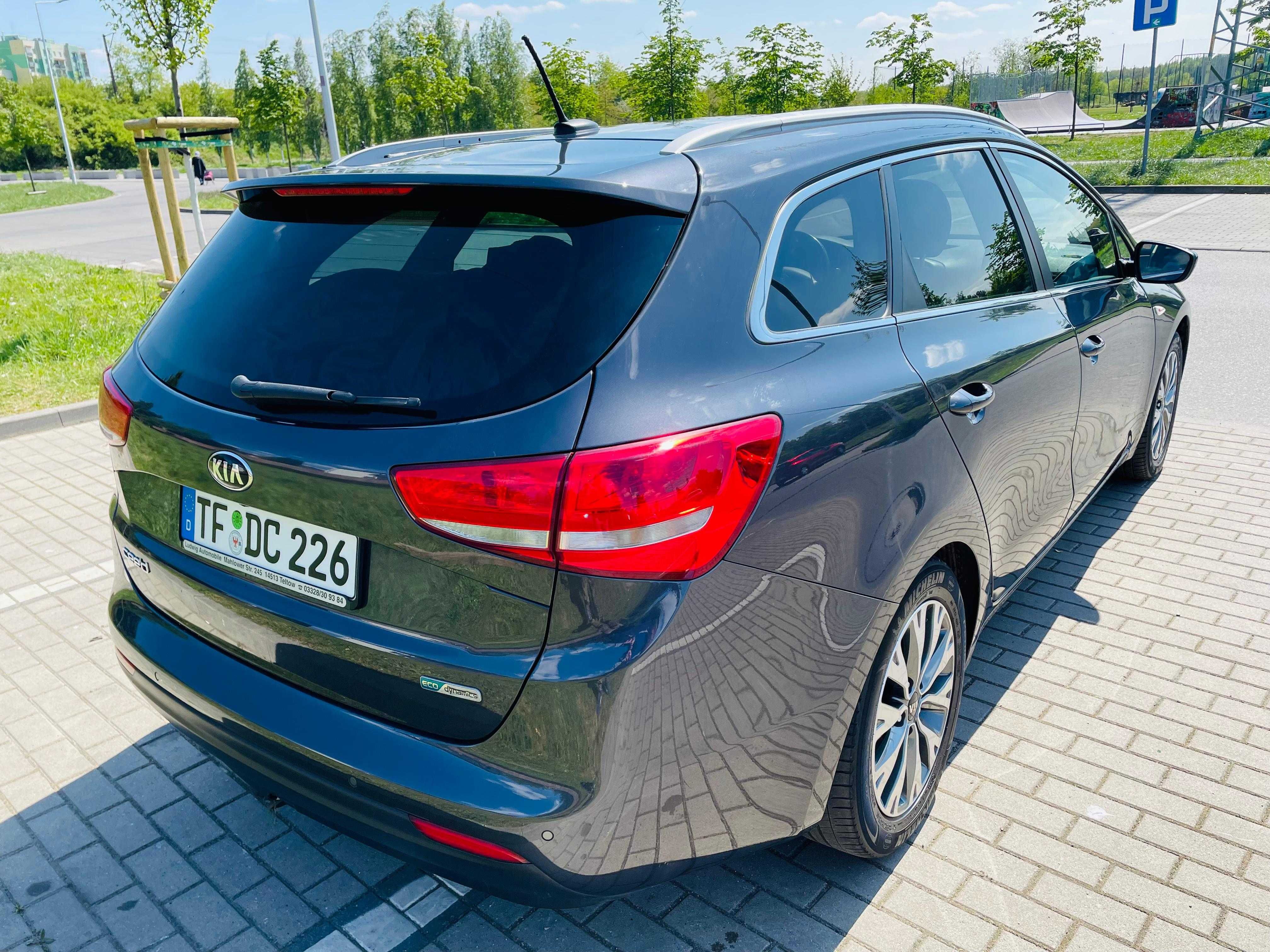 Kia Ceed 1.4 79tys przebiegu NAVI grzana kierownica fotele BOGATA WERS