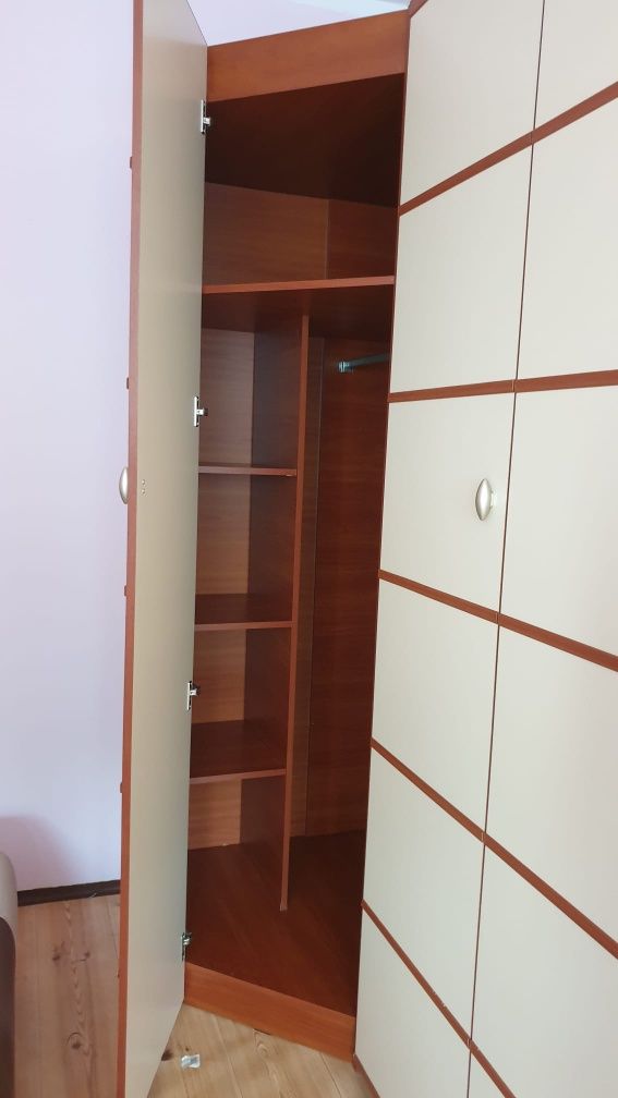 Zestaw mebli / Garderoba / Szafa