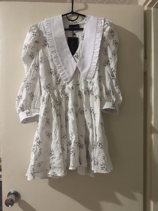 Сукня з мусліну з комірцем