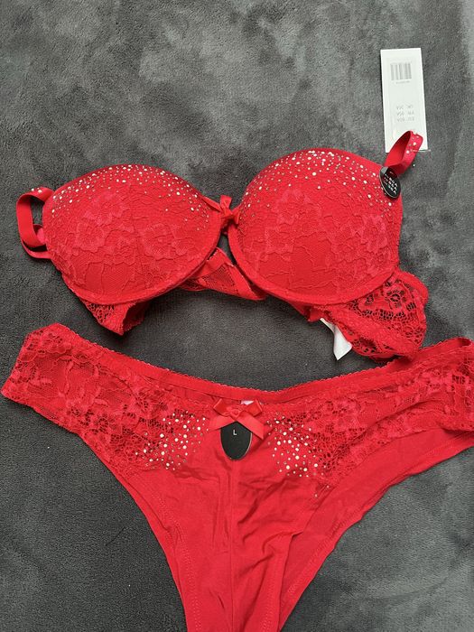 Nowy czerwony komplet figi L i biustonosz 80 A z cekinami