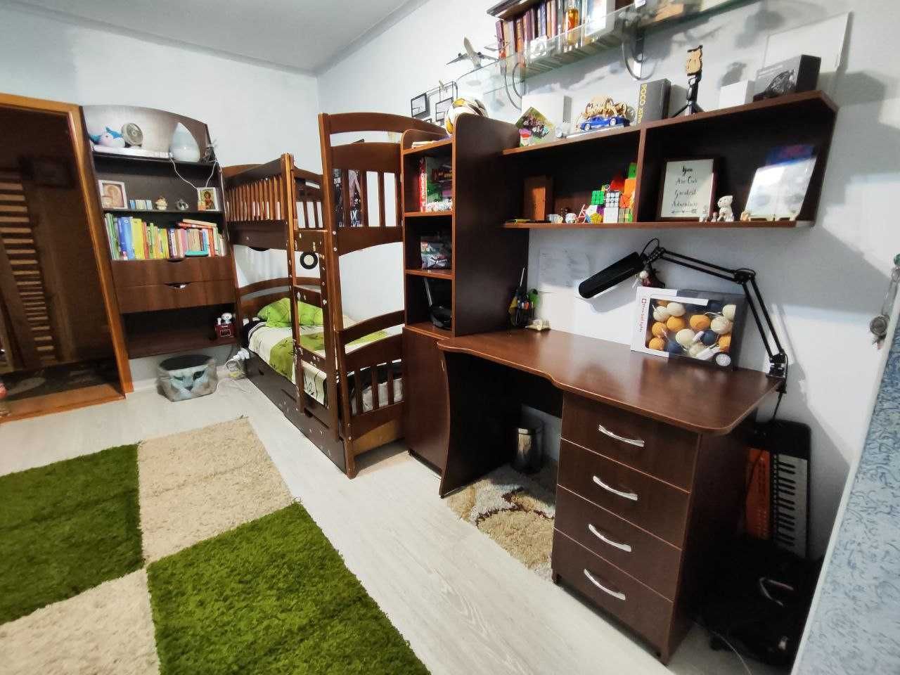 Меблі в дитячу кімнату, двохярусне ліжко, матраци. Ідеальний стан!