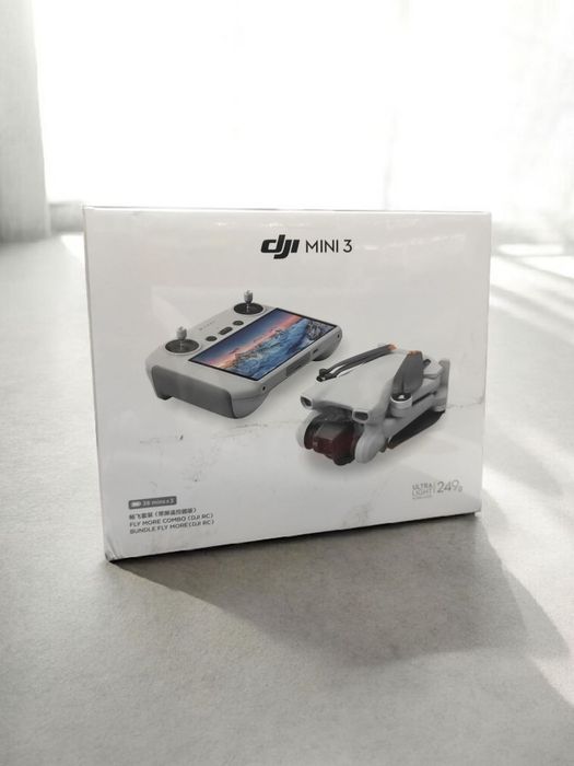 Na LEWARA Dron DJI Mini 3 Fly More Combo (DJI RC)