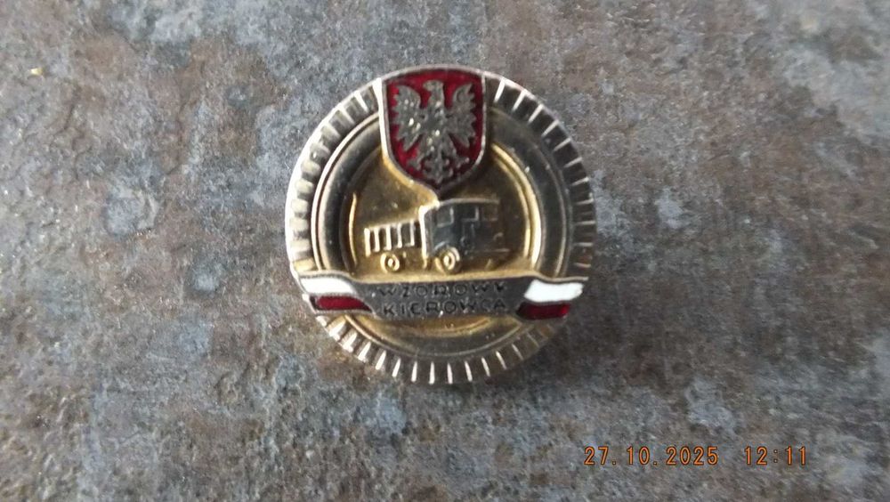 stare odznaki wojskowe wzorowy kierowca