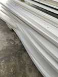 Estantes em mdf lacado a branco