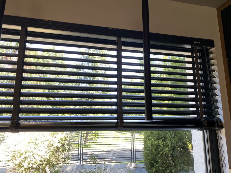 Żaluzja aluminiowa 50 mm   2 szt. x 1422x1100mm,