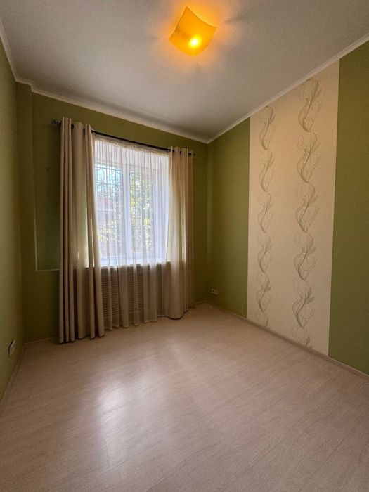 Терміновий продаж 3 х кімнатна квартира у центрі