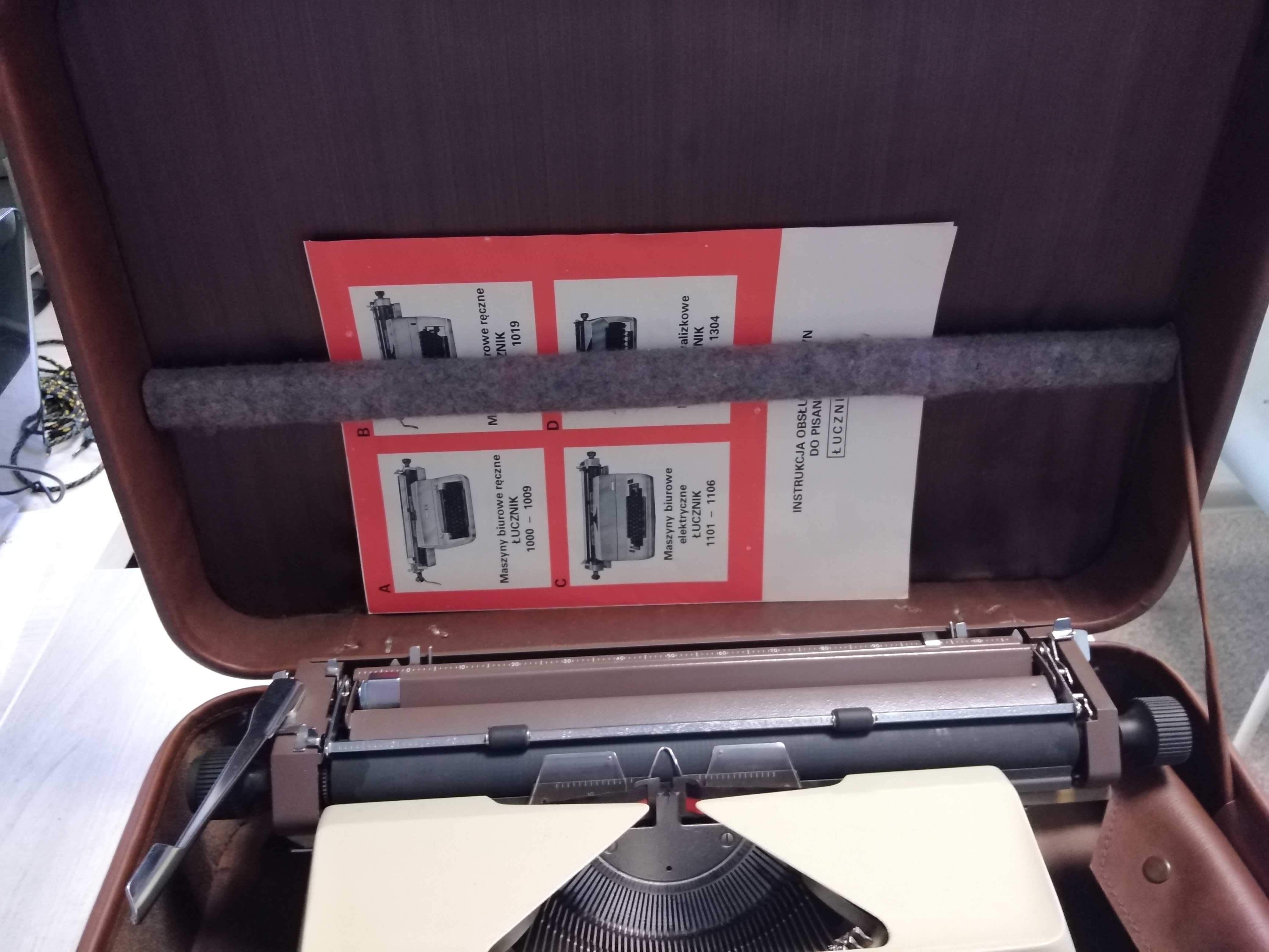 Maszyna do pisania ŁUCZNIK 1303 nowa