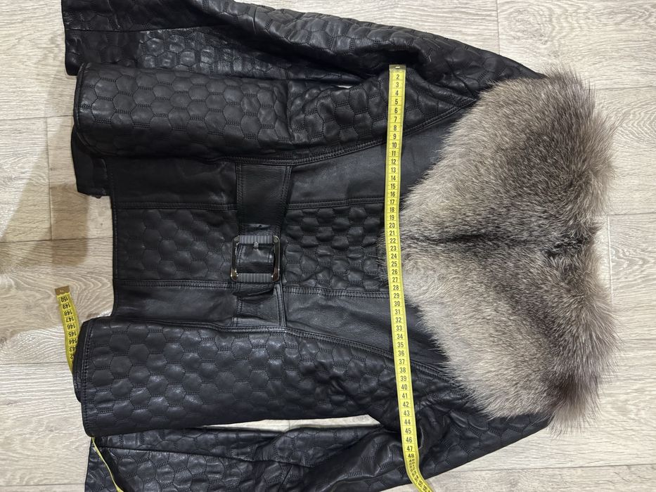 Продам шкіряну куртку Ares розмір М