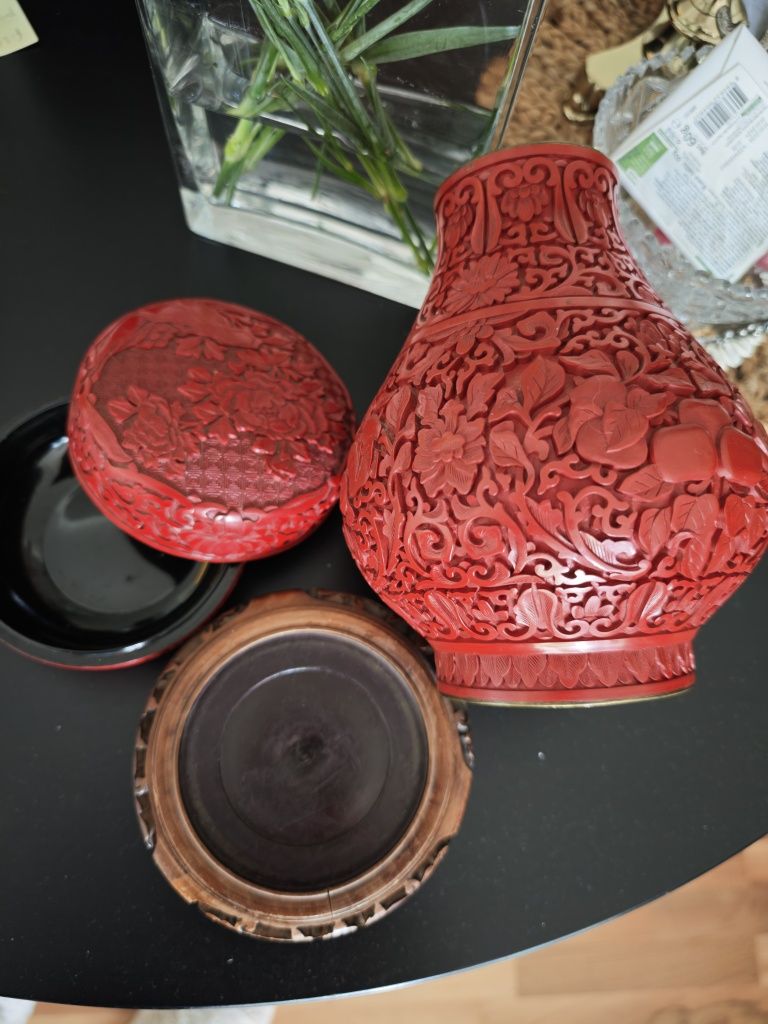 Zestaw z czerwonej laki - Chiny