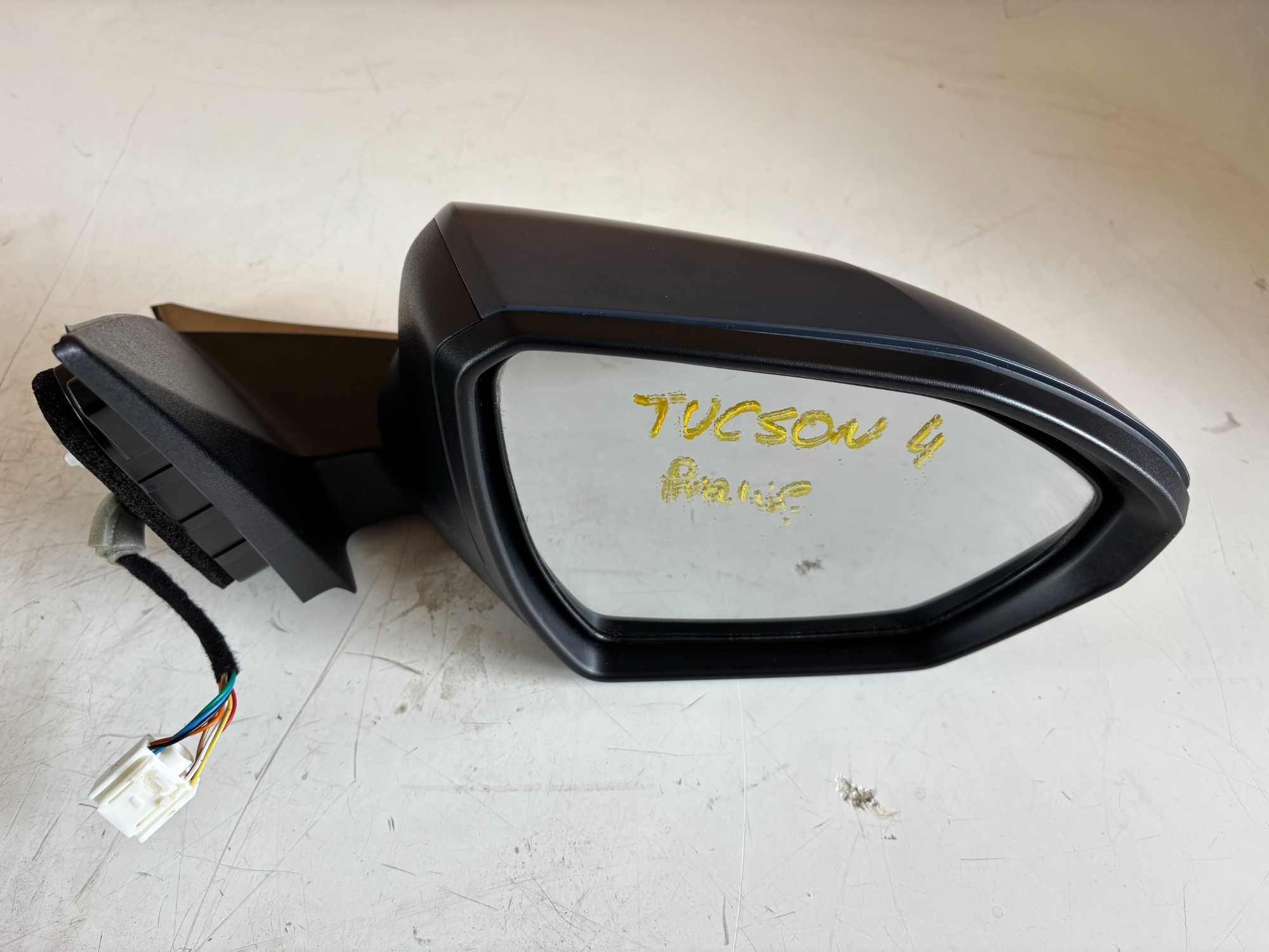 Lusterko Prawe HYUNDAI TUCSON IV 87620-N7150 8pin
