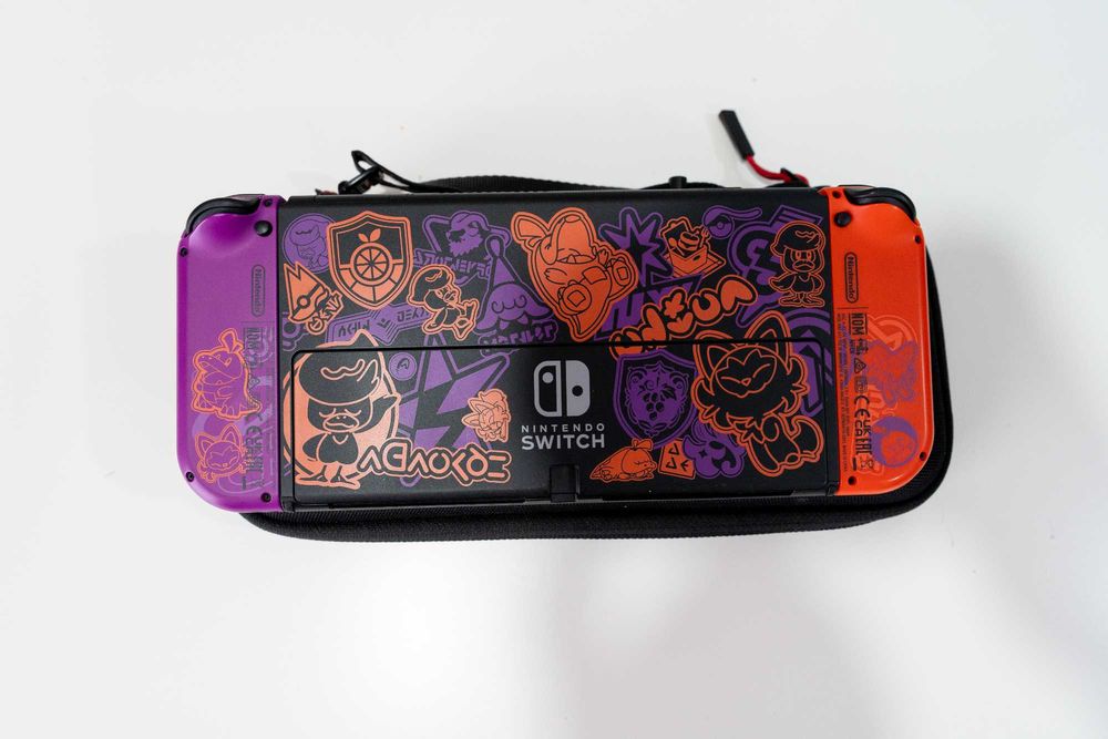 Nintendo Switch OLED Edição Pokémon Scarlet & Violet + Bolsa Tomtoc
