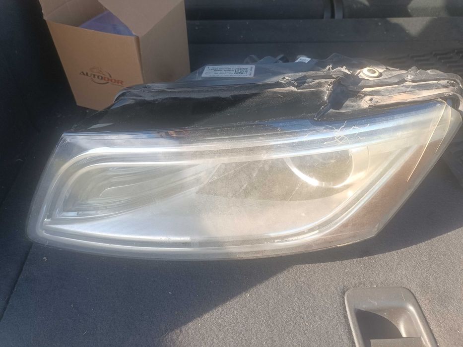 Audi Q5 lampa reflektor uszkodzone