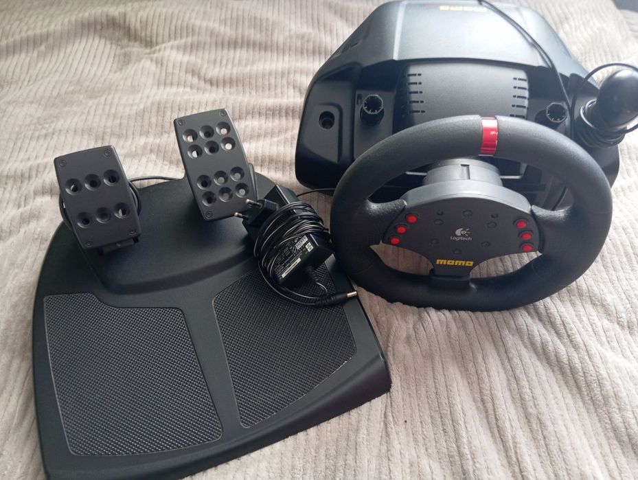 Ігровий руль Logitech Momo Racing 900°