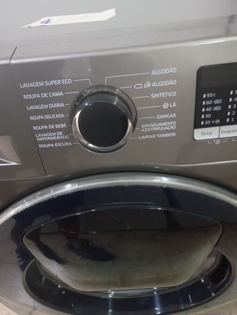 Máquina de lavar roupas 9kg impecável
