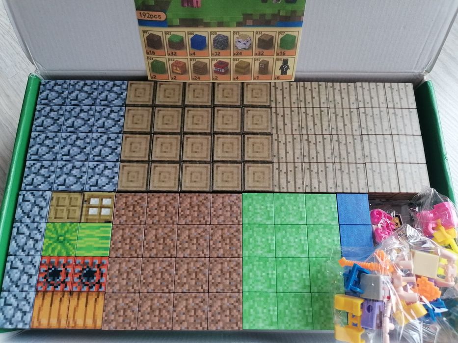 192szt Klocki magnetyczne typu Minecraft, 2x2cm + 6 figurek
