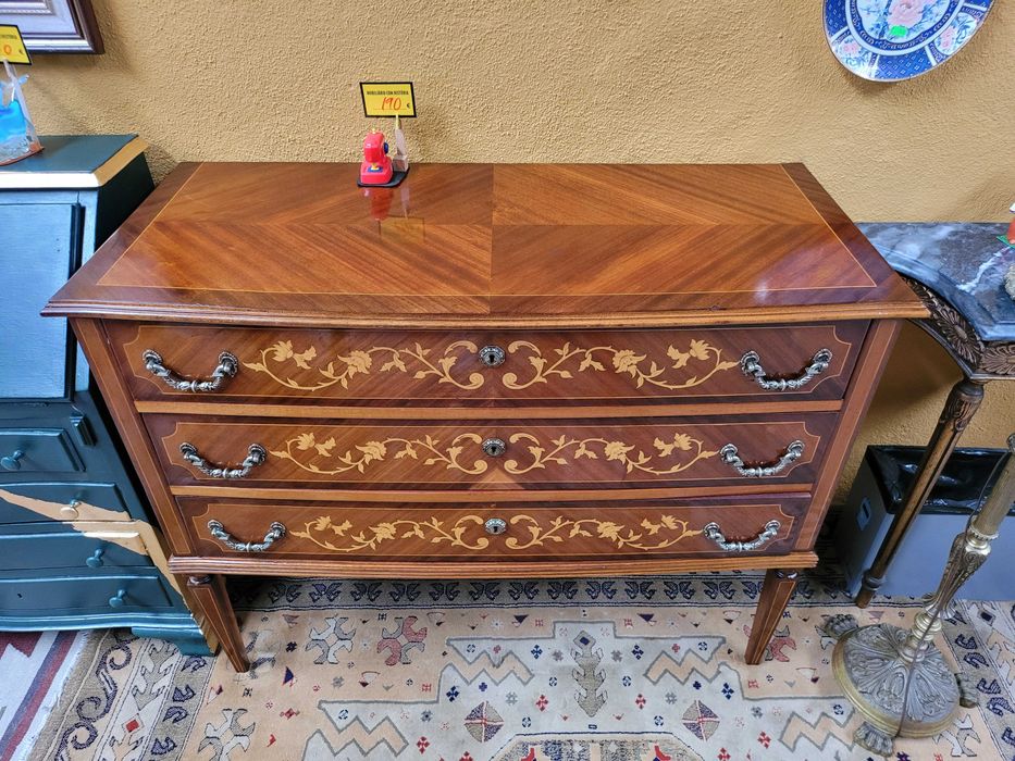 Cómoda estilo D. Maria - Bom estado geral