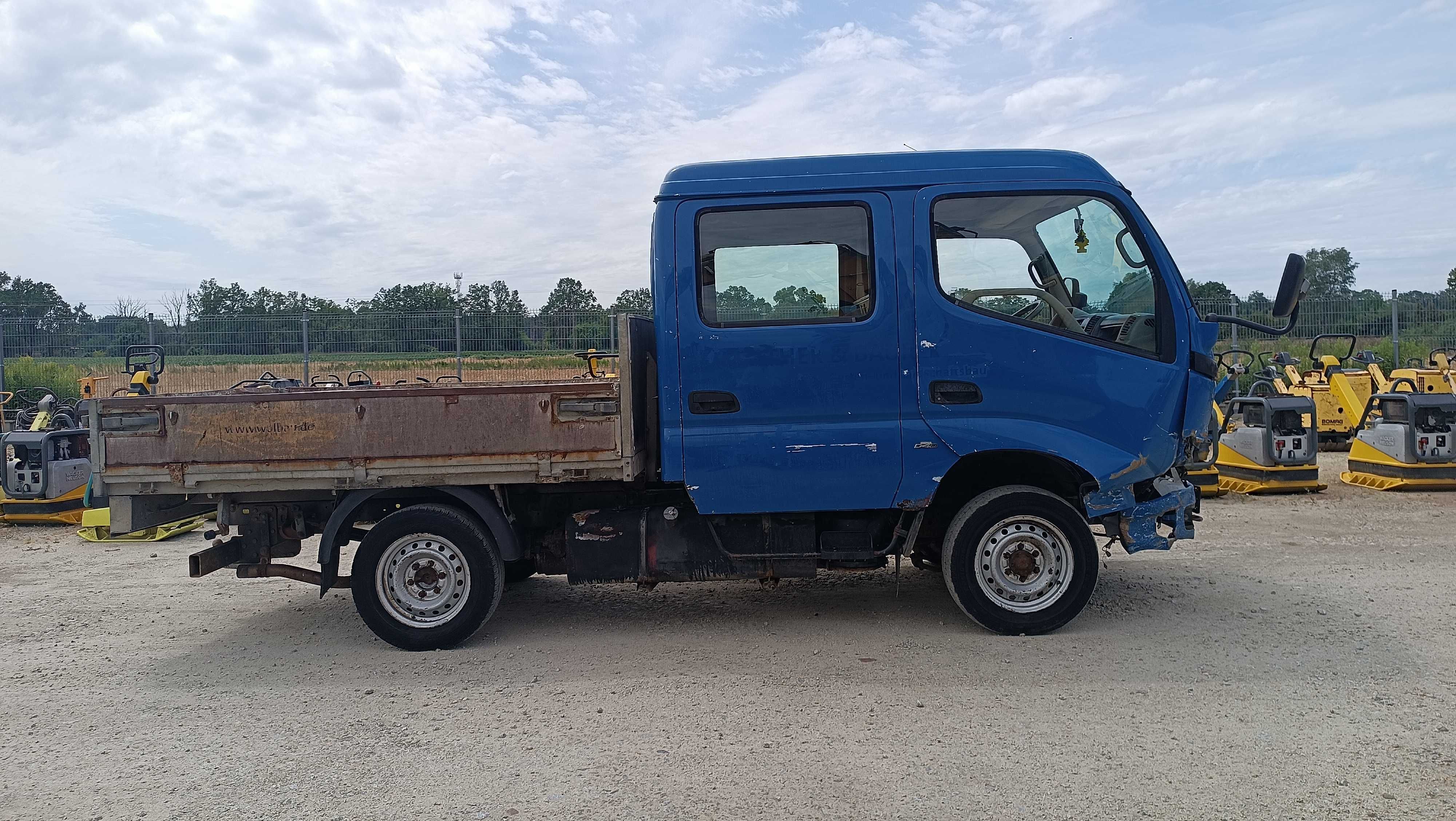 TOYOTA DYNA Brygadówka 6os/Toyota Land Cruiser 3.0 D4D / 1KD-FTV Hilux