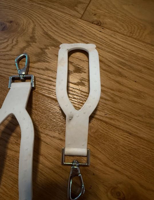 Zaczepy mocujące uchwyty do wózka La millou