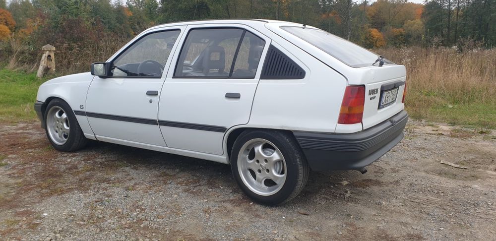 Opel kadet klasyk 1.4b sprawny