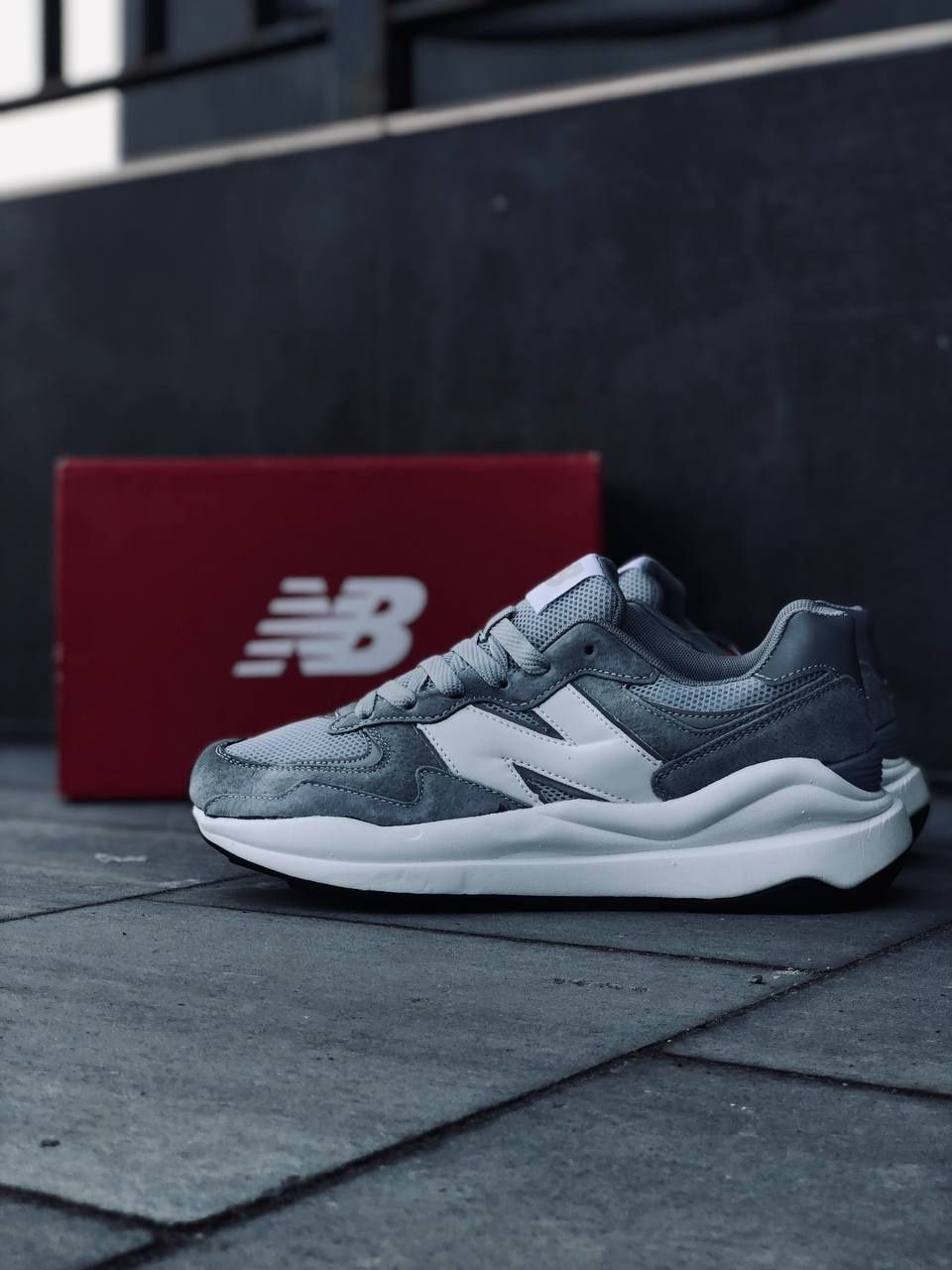 Мужские кроссовки New Balance Серые спортивные кроссовки New Balance