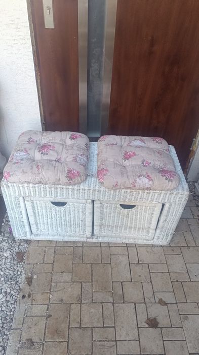 Siedzisko ,ławka z koszami z wikliny