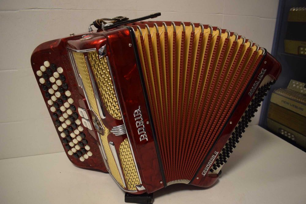 Acordeao Adria Cromton Grand Lux 2 Voz. N . 113