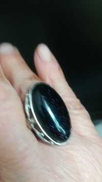 Продам серебряные кольца с натуральными камнями.