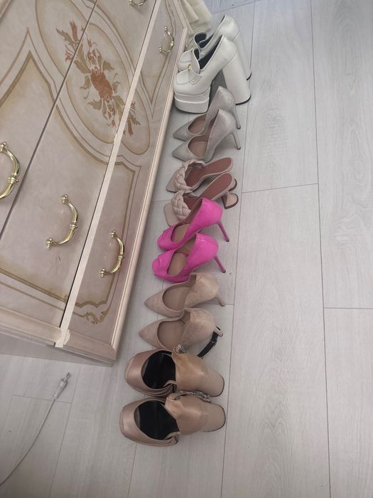 Туфлі шлепки босоніжки взуття 37 р