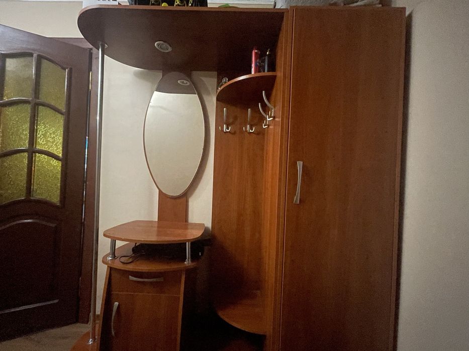 Продам прихожу в хорошому стані