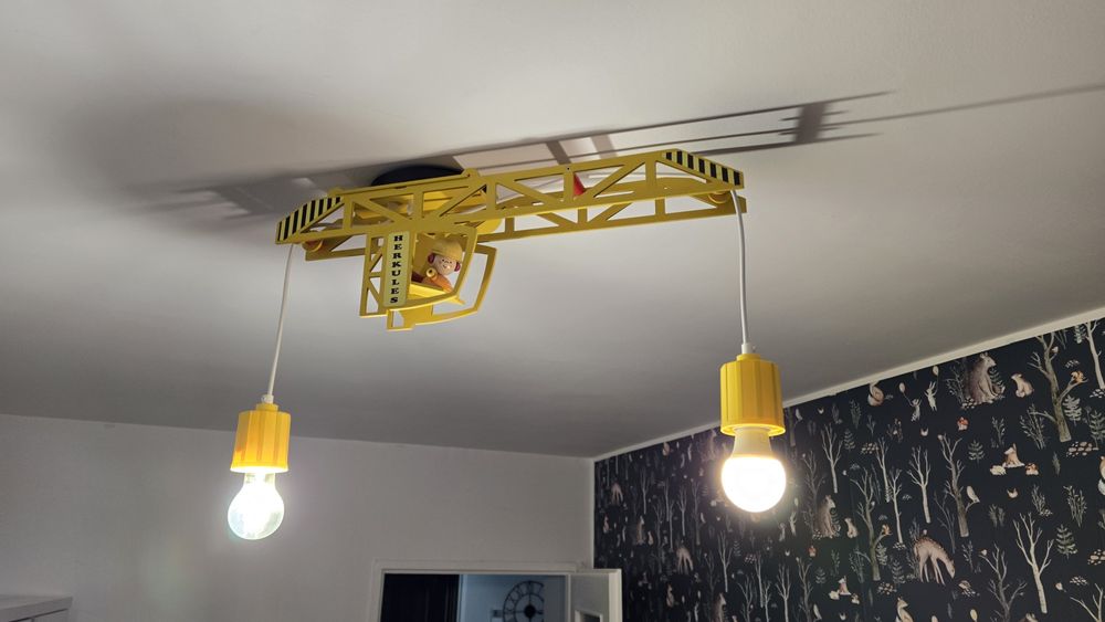 Lampa sufitowa w kształcie żurawia