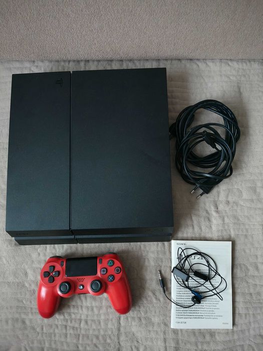 Konsola Ps4 1TB plus dodatki