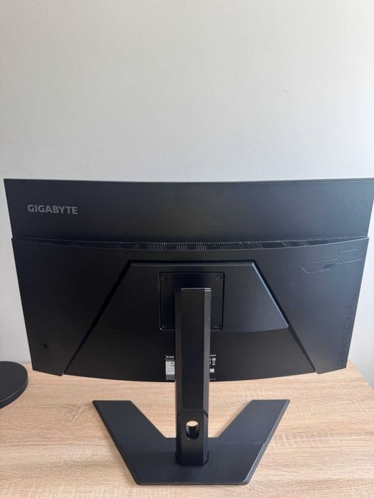 Monitor Curvo Gigabyte 32" G32QC VA 165Hz 1ms