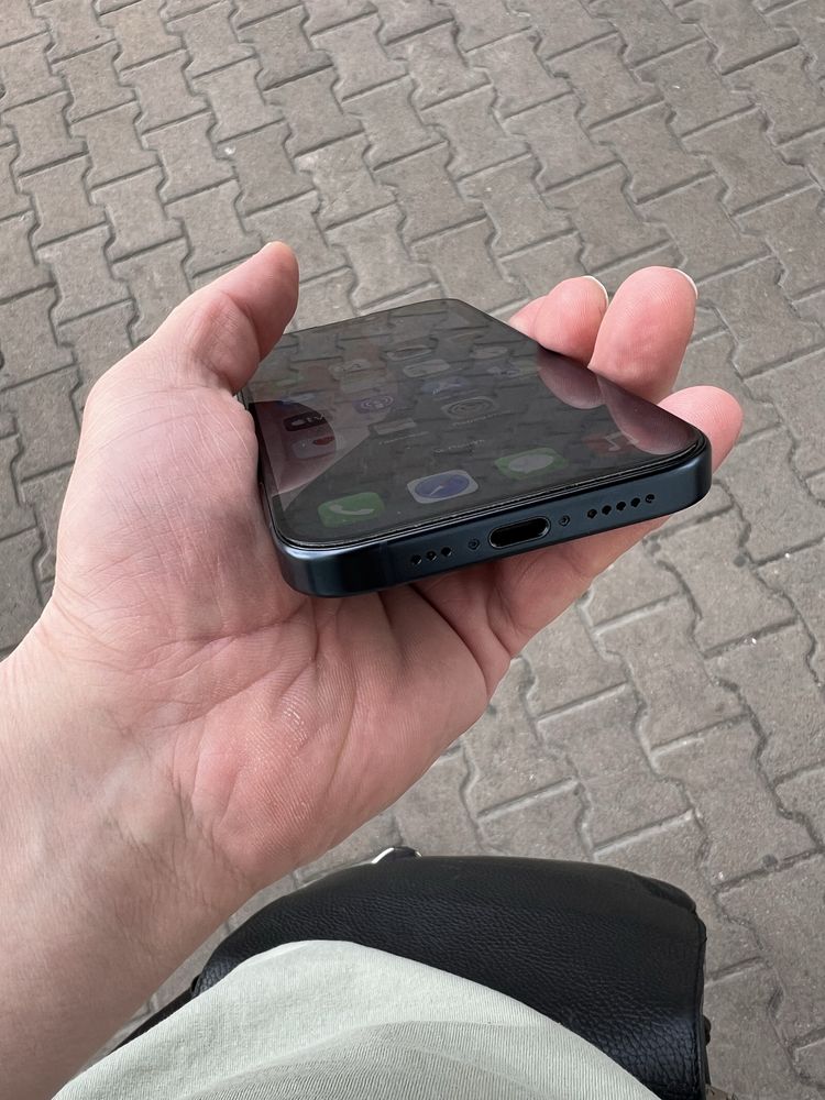 Продам iphone 15 pro 128Gb гарний стан батарея 100% рідна