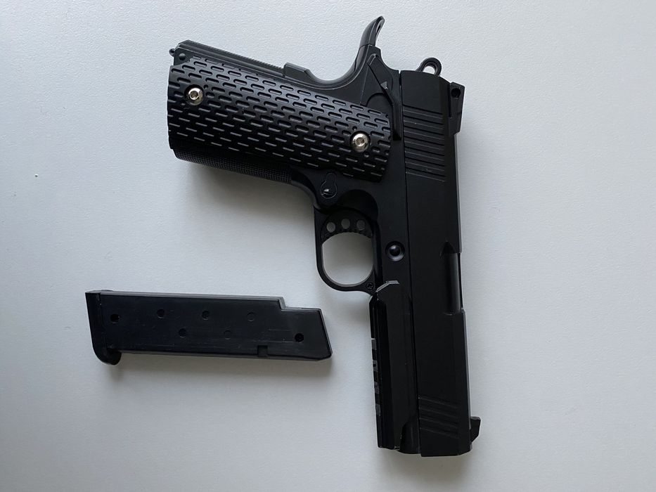 Пистолет металический (Игрушечный)