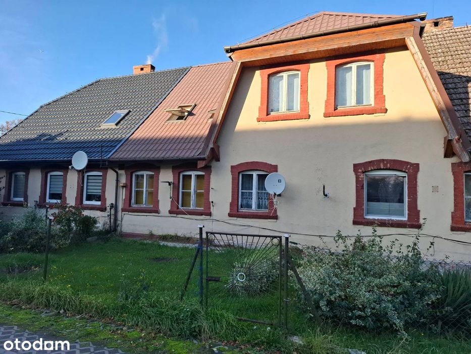 Dom szeregowy z ogródkiem i garażem - Unin