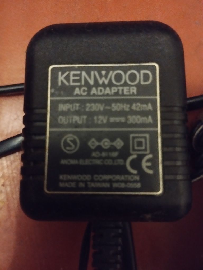 Продам зарядний пристрій Kenwood