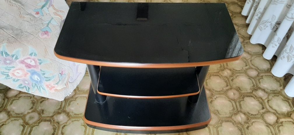 Mesa de tv com rodas