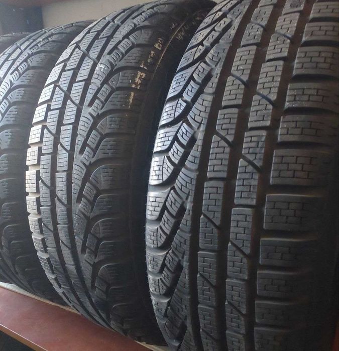 Шини 205/65 R17 комплект зима Pirelli 6.7мм 2016 рік