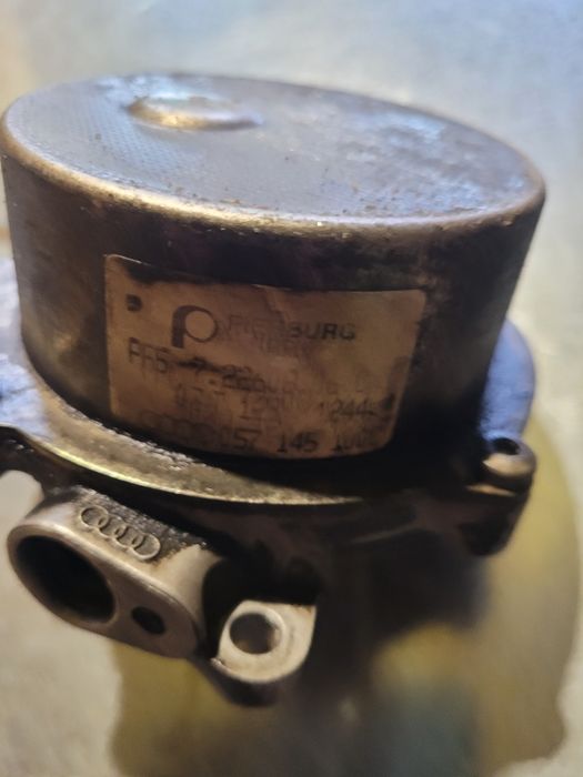 Вакуумний насос ауді а6 с5 2.5