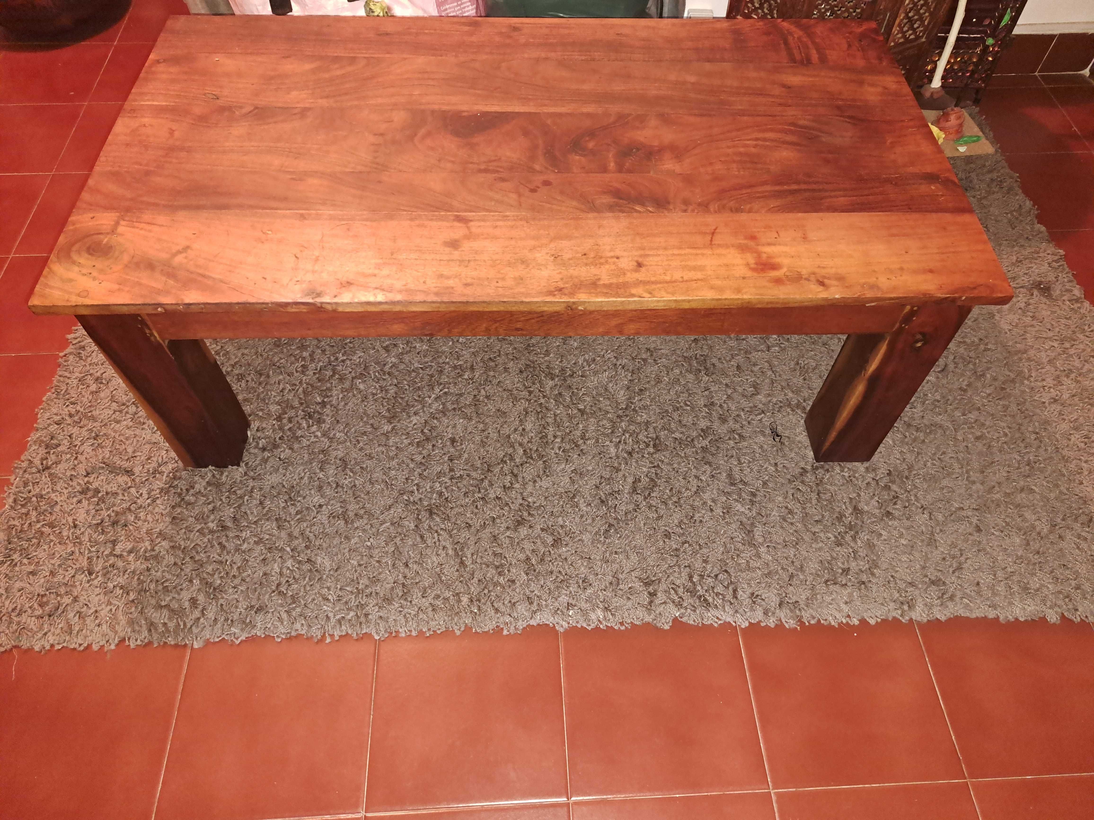 Mesa de centro (em madeira tailandesa maciça) 110×60x40cm