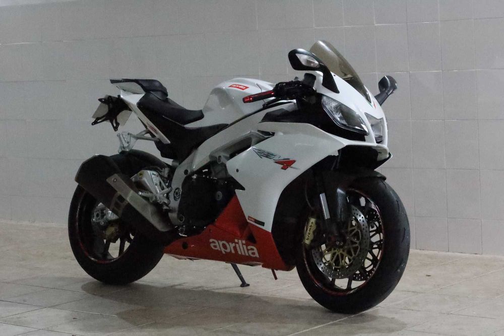 Aprilia RSV4 R 2011